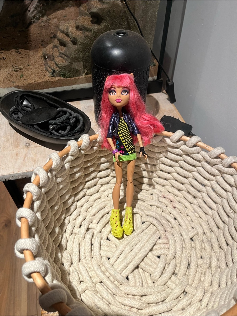 Vintage monster high howleen wolf doll